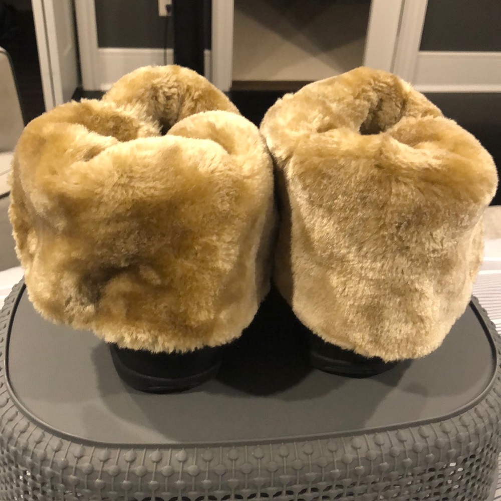 Earth Shoe Suede Black Fur Boots